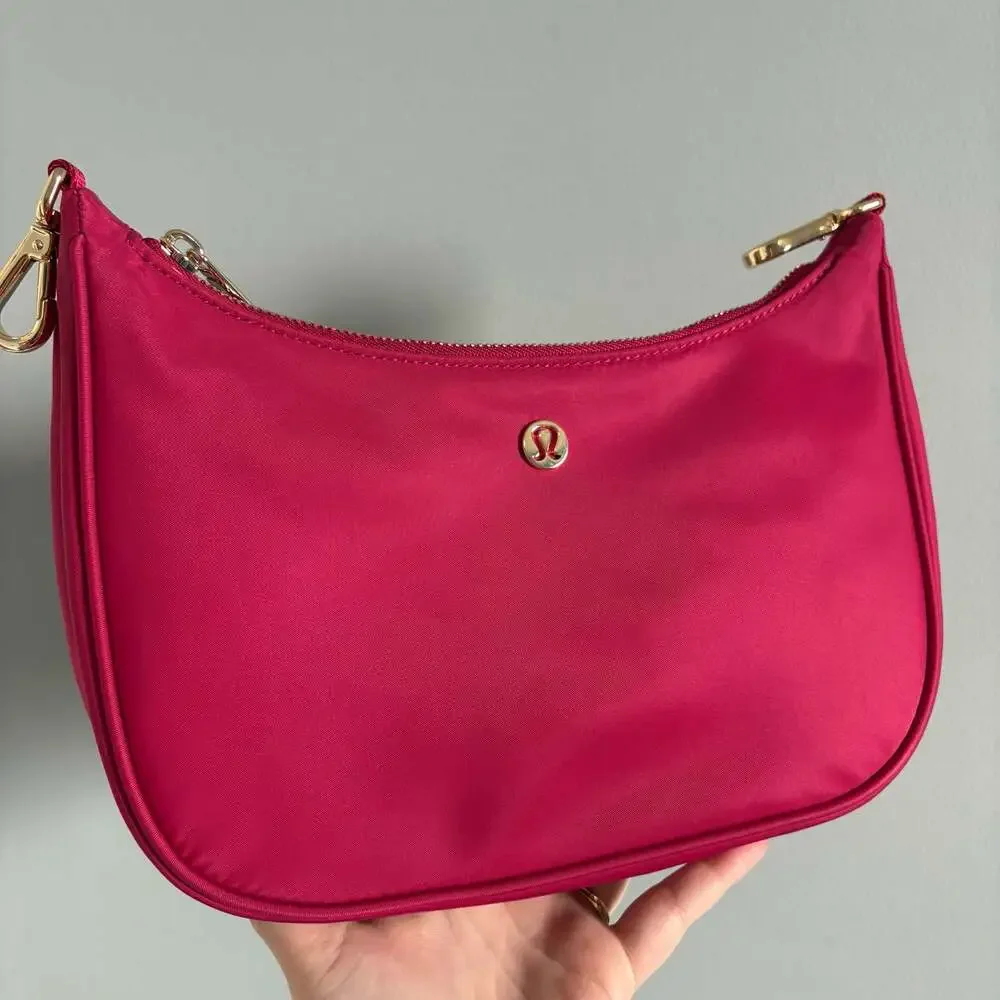 Lululemon City Essentials Shoulder Bag Berry Rumble 3L Like New